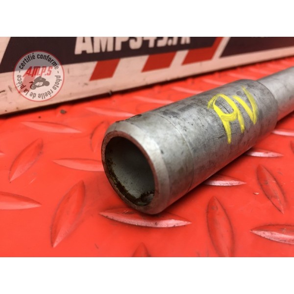 Axe de roue avant Honda CBR 1100 XX 1999 à 2007