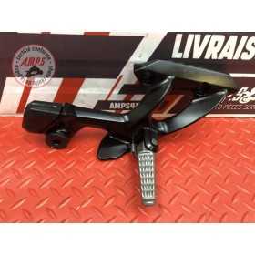 Platine repose pied passager droite 