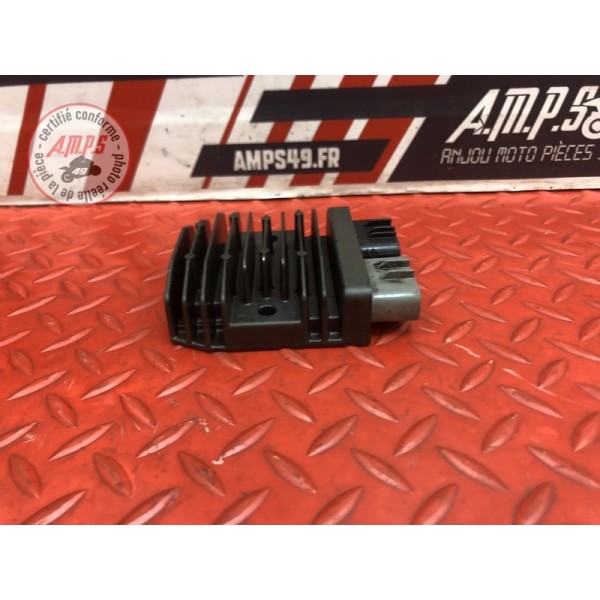Regulateur de tension Triumph Street Triple 675 R 2013 à 2016