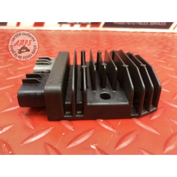 Regulateur de tension Triumph Street Triple 675 R 2013 à 2016