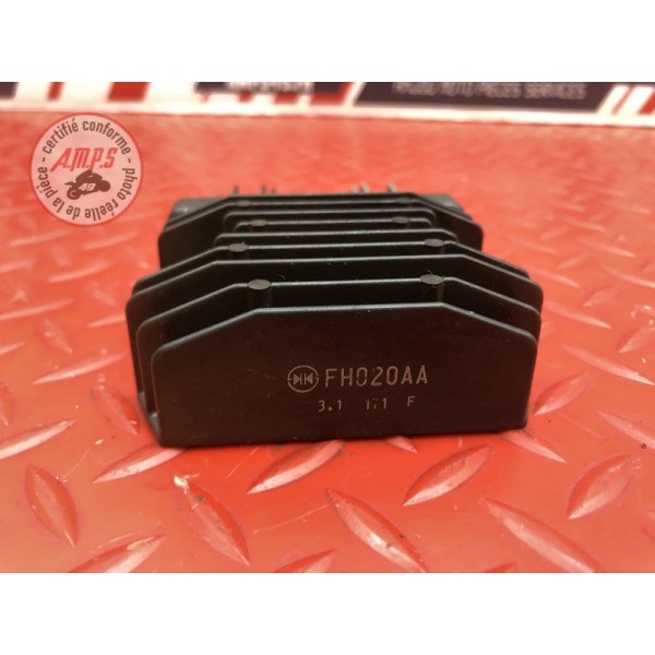 Regulateur de tension Triumph Street Triple 675 R 2013 à 2016