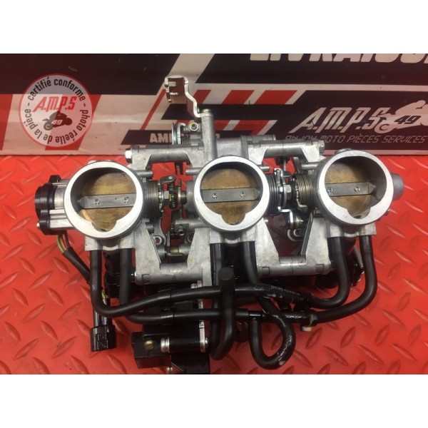 Rampe d'injection Triumph Street Triple 675 R 2013 à 2016