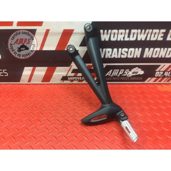 Platine repose pied passager droite Triumph Street Triple 675 R 2013 à 2016
