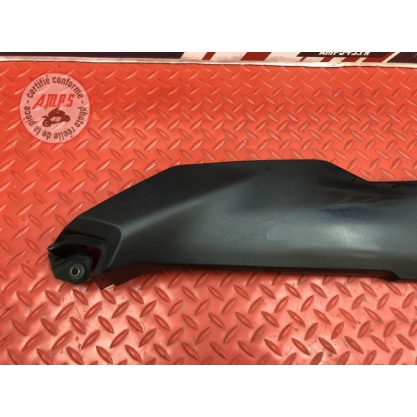 Cache plastique sous selle gauche Yamaha MT-09 Tracer GT 2018 à 2020