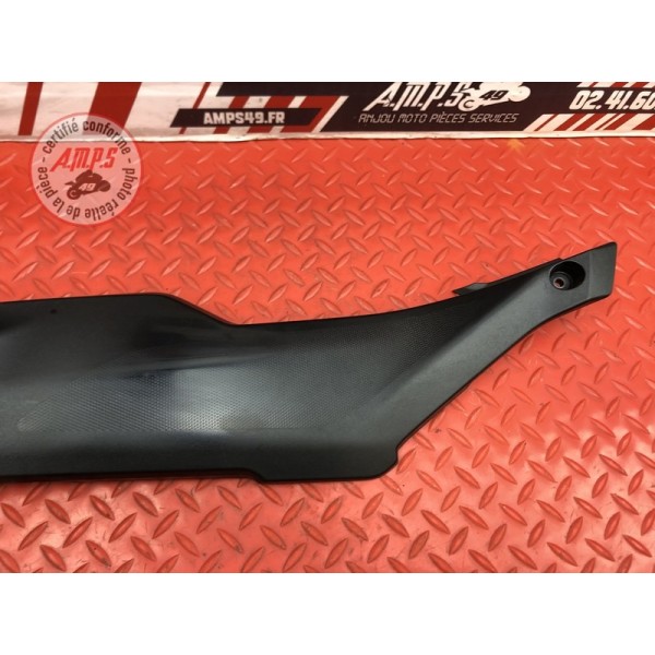 Cache plastique sous selle gauche Yamaha MT-09 Tracer GT 2018 à 2020