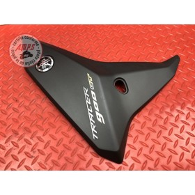 Flanc de carénage droit 