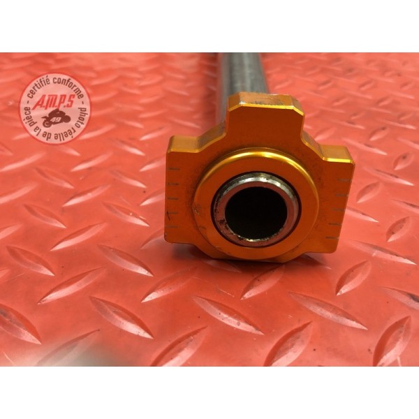 Axe de roue arriere KTM 690 DUKE 4 2012 à 2015