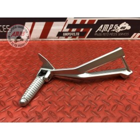 Platine repose pied passager droite 