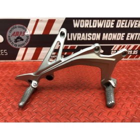 Platine repose pied droite 