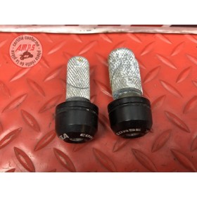 Protection d'axe de roue avant 