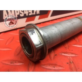 Axe de roue arriere 