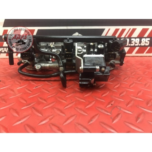 Rampe d'injection Triumph 675 Street Triple R 2007 à 2010