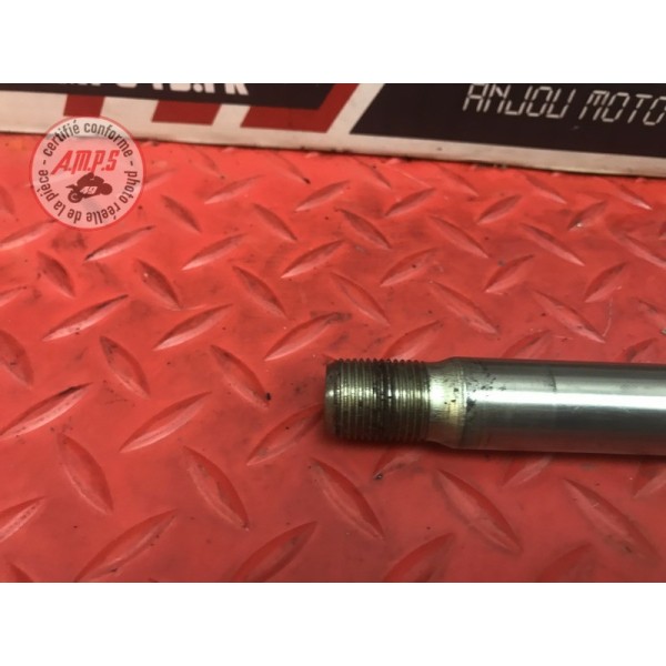Axe de roue avant Triumph 675 Street Triple R 2007 à 2010
