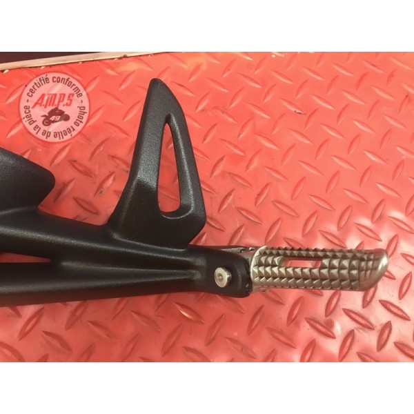 Platine repose pied passager gauche Triumph 675 Street Triple R 2007 à 2010