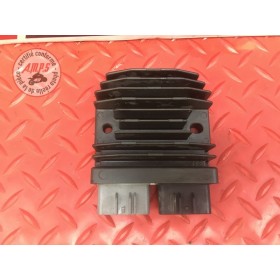 Regulateur de tension 