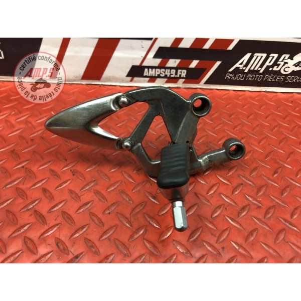 Platine repose pied droite Triumph 1050 Sprint ST 2005 à 2010