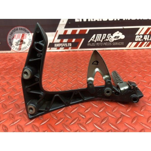 Platine repose pied passager droite Triumph 1050 Sprint ST 2005 à 2010