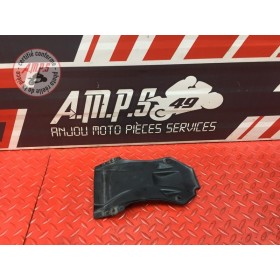 Cache plastique sur passage de roue 