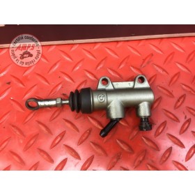 Maitre cylindre de frein arriere 