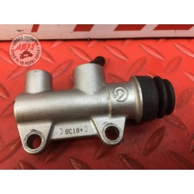 Maitre cylindre de frein arriere 
