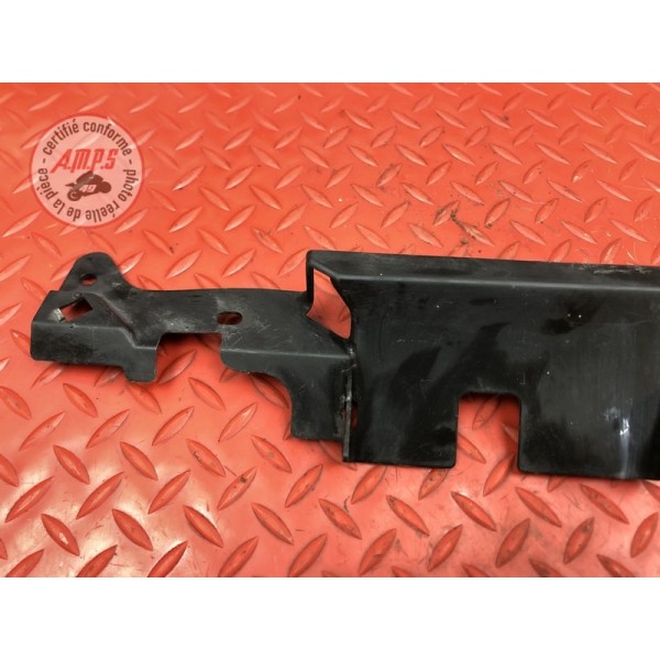 Cache plastique sur radiateur Yamaha R1 2000 à 2001
