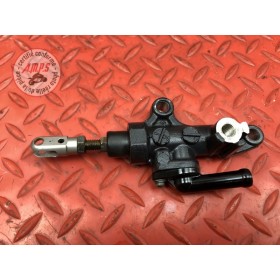 Maitre cylindre de frein arriere 