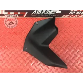 Cache plastique avant droit 
