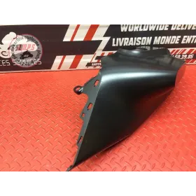 Capot sur reservoir droit 