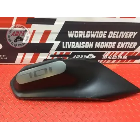 Capot sur reservoir gauche 