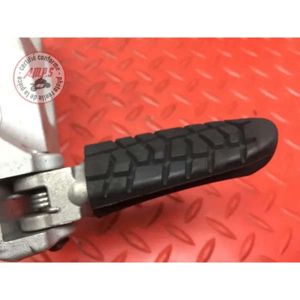 Platine repose pied droite Husqvarna Svartpilen 701 de 2019 à 2023