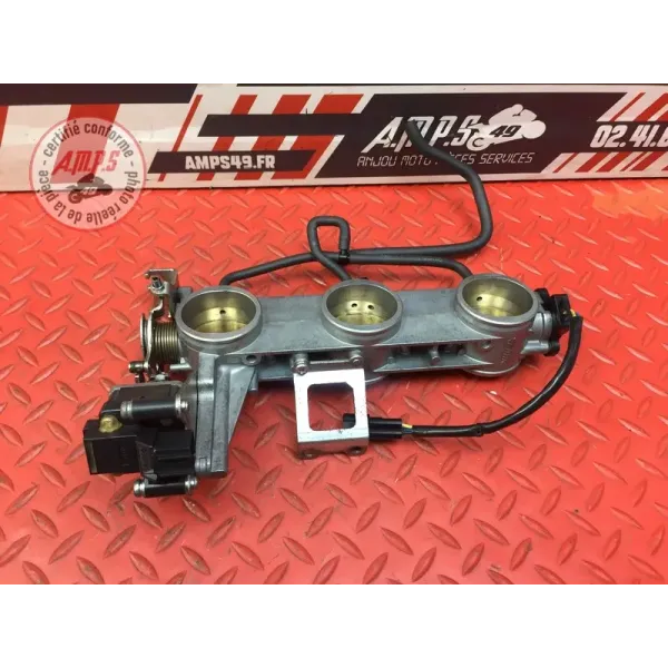 Rampe d'injection Triumph 1050 Speed Triple 2005 à 2010