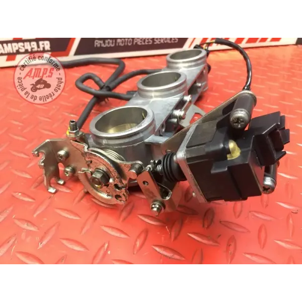 Rampe d'injection Triumph 1050 Speed Triple 2005 à 2010