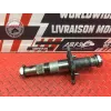 Axe de roue arriere