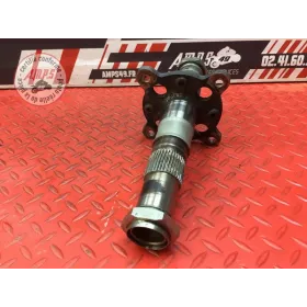 Axe de roue arriere