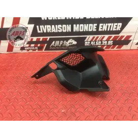 Cache plastique avant droit 