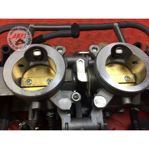 Rampe d'injection Kawasaki Z900 2017 à 2019