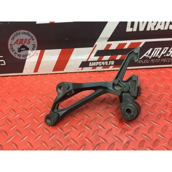 Platine repose pied passager droite Kawasaki Z900 2017 à 2019