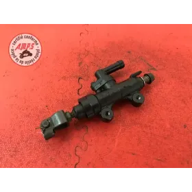 Maitre cylindre de frein arriere 