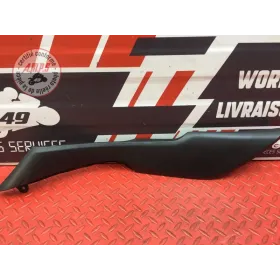 Cache plastique sous selle gauche 