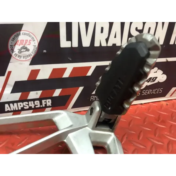 Platine repose pied passager droite Ducati 1200 Multistrada S 2010 à 2012