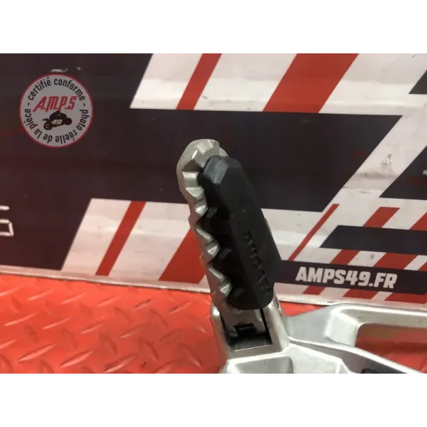 Platine repose pied passager gauche Ducati 1200 Multistrada S 2010 à 2012