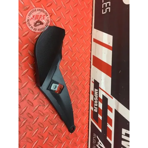 Cache plastique sous selle gauche Ducati 1260 Multistrada Enduro 2019 à 2021