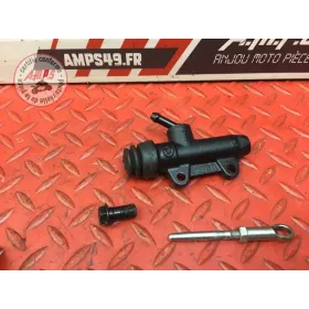 Maitre cylindre de frein arriere