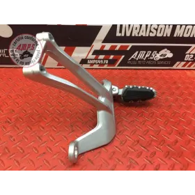 Platine repose pied passager droite 