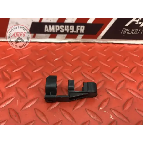 Agraphe sur durite d'essence Yamaha FZ6 Fazer 2004 à 2006