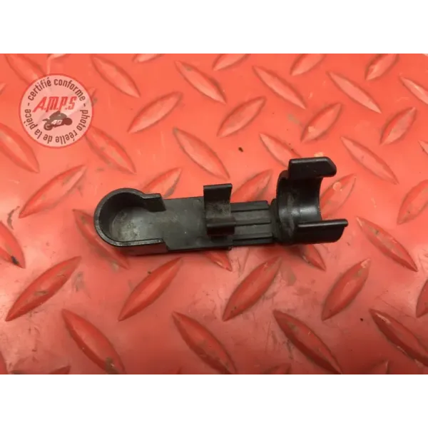 Agraphe sur durite d'essence Yamaha FZ6 Fazer 2004 à 2006