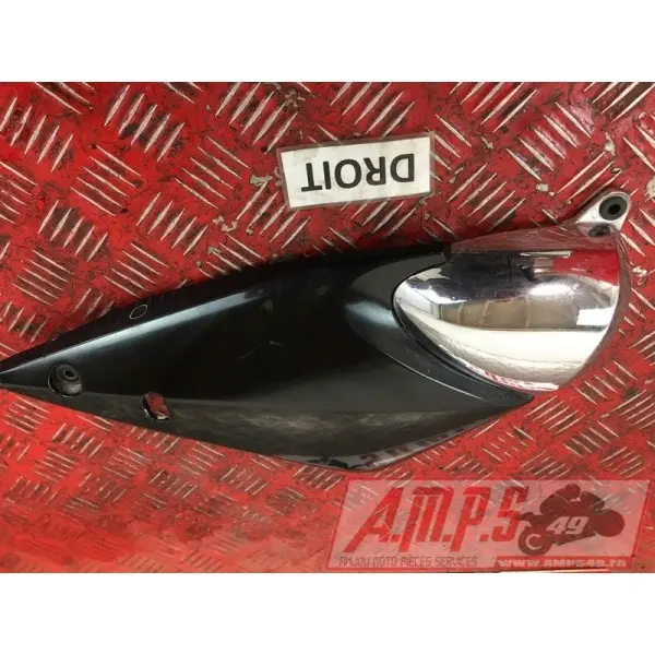 Cache sous selle droit&nbsp;Suzuki GSF 600 BANDIT S 2000 à 2004BANDIT60001SAV-899-WFB2-C3711372used